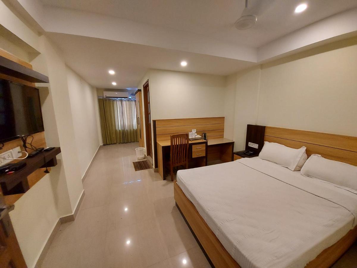 Hotel Sree Gokulam Apartments Guruvāyūr Eksteriør bilde