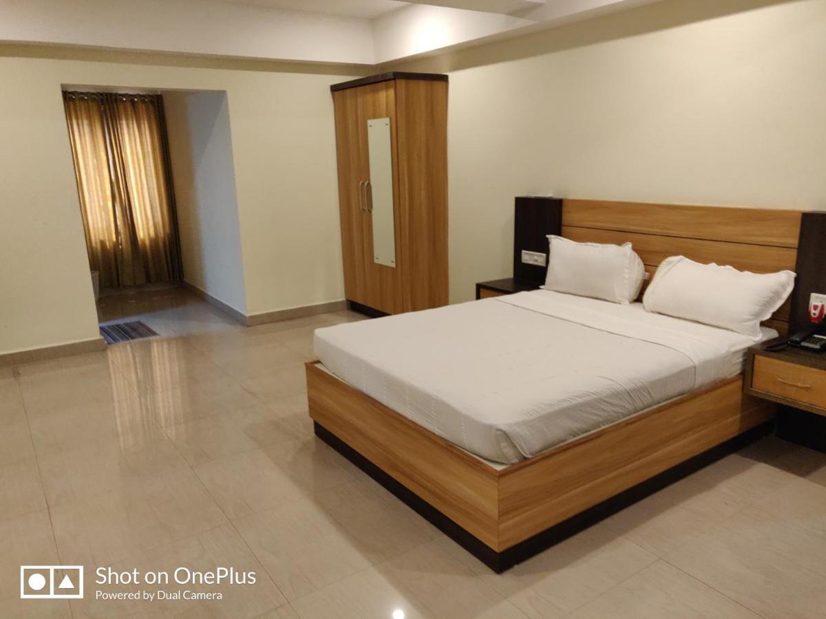 Hotel Sree Gokulam Apartments Guruvāyūr Eksteriør bilde