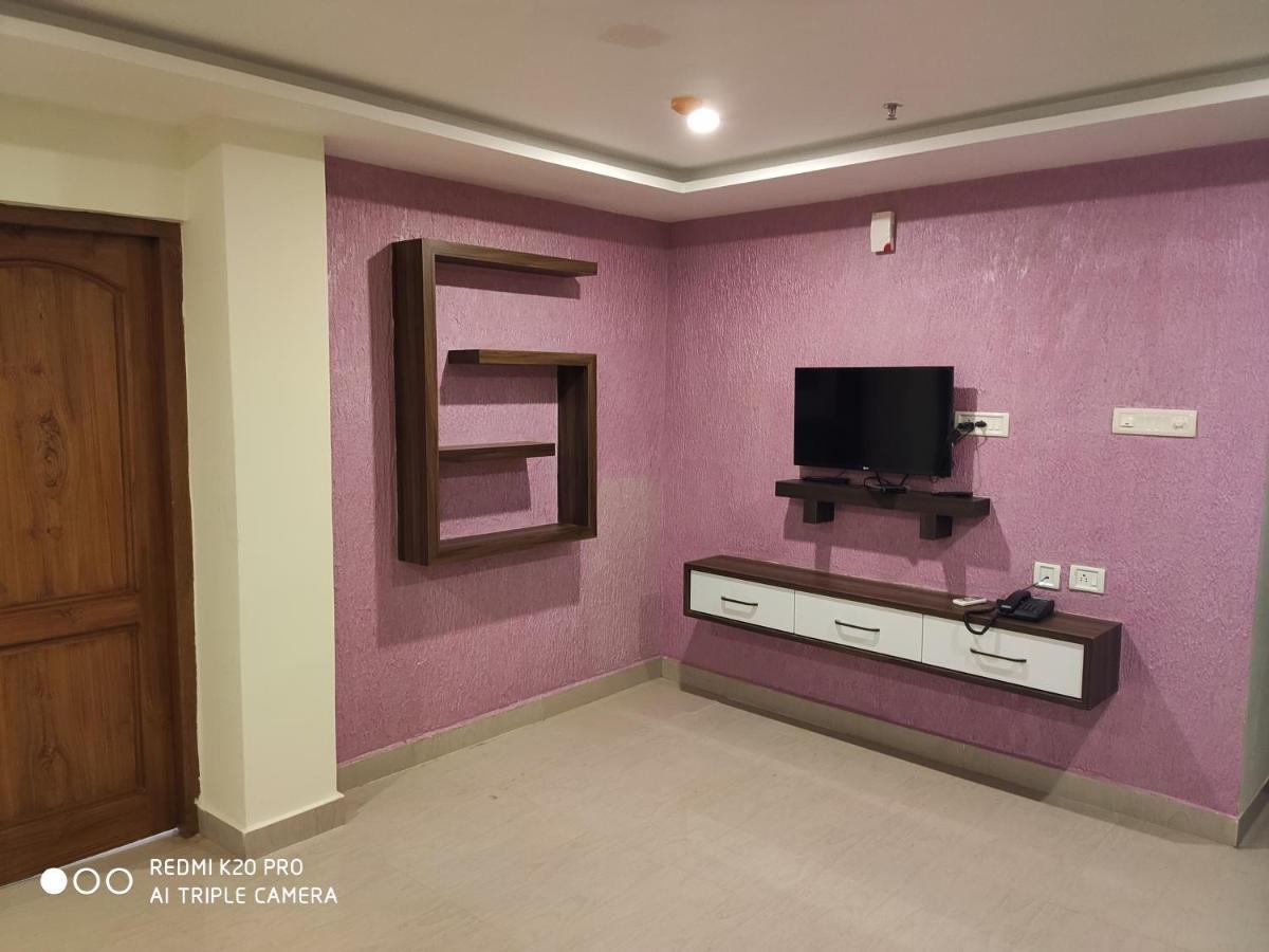 Hotel Sree Gokulam Apartments Guruvāyūr Eksteriør bilde