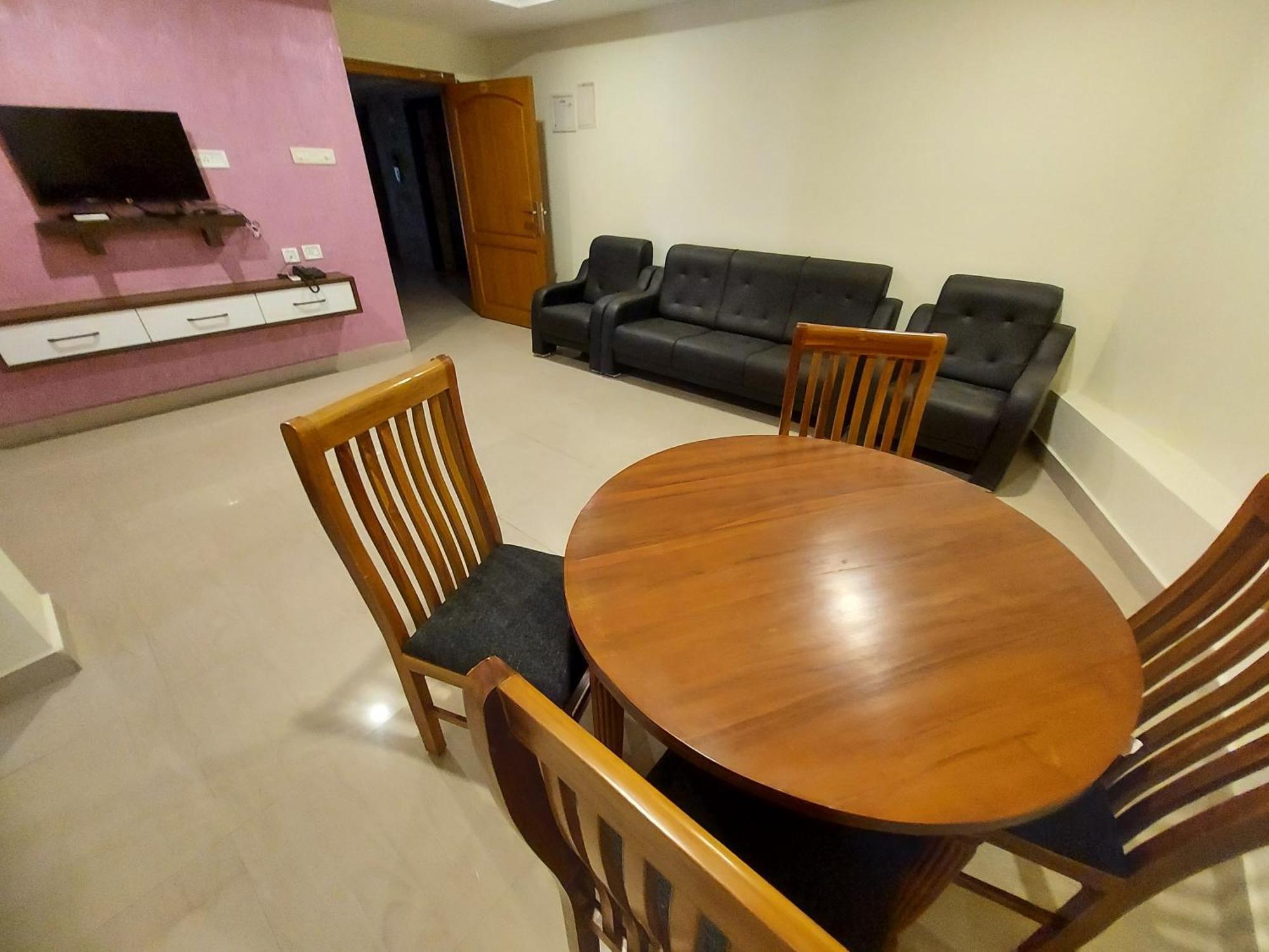 Hotel Sree Gokulam Apartments Guruvāyūr Eksteriør bilde