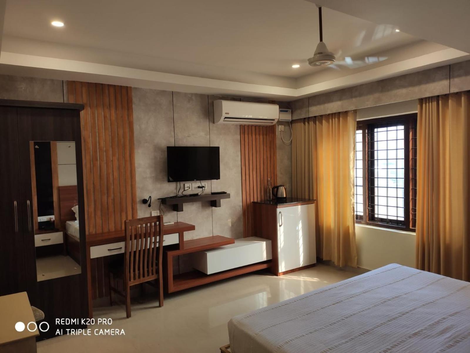 Hotel Sree Gokulam Apartments Guruvāyūr Eksteriør bilde