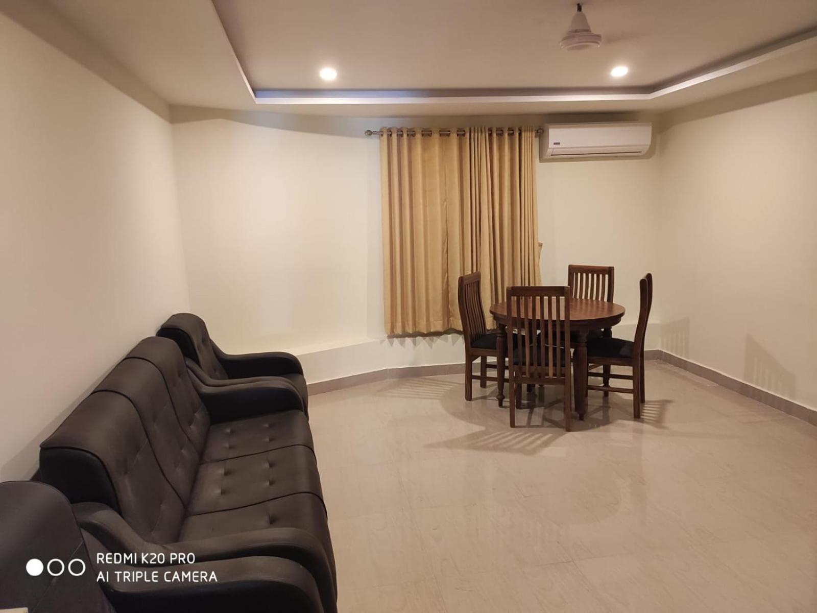Hotel Sree Gokulam Apartments Guruvāyūr Eksteriør bilde